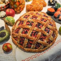 Экскурсия по выставке «Человек-Жизнь-Вселенная. Контраст сопоставлений»