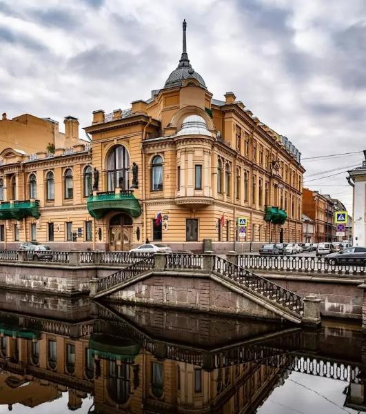 Прогулка «Театральные места вокруг Львиного моста»