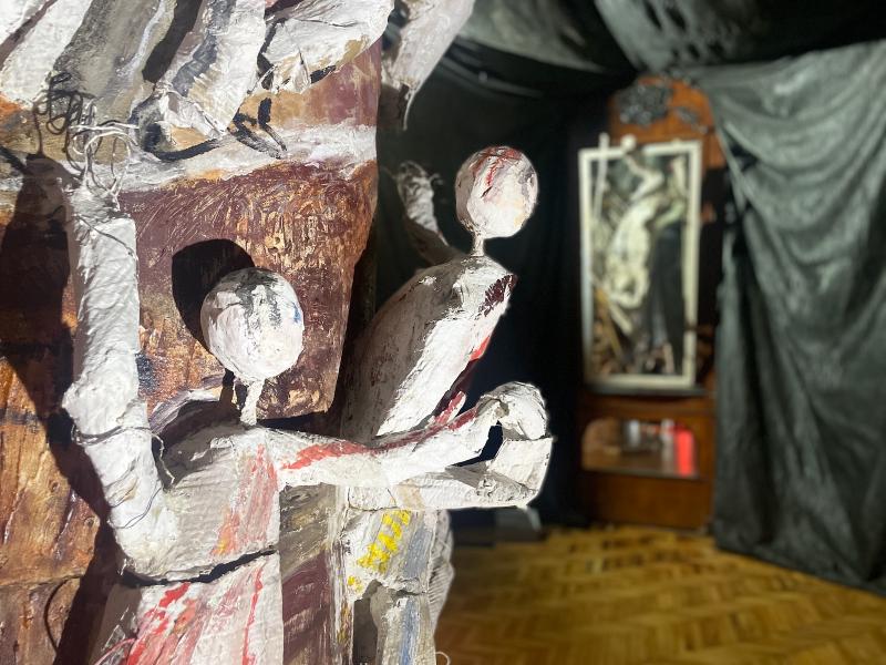 Экскурсия по выставке «Фрагменты эпох» из коллекции МИСП для посетителей серебряного возраста