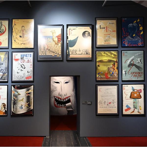 Арт-медиация «Театр» по выставке «Николай Акимов и ученики» для посетителей серебряного возраста