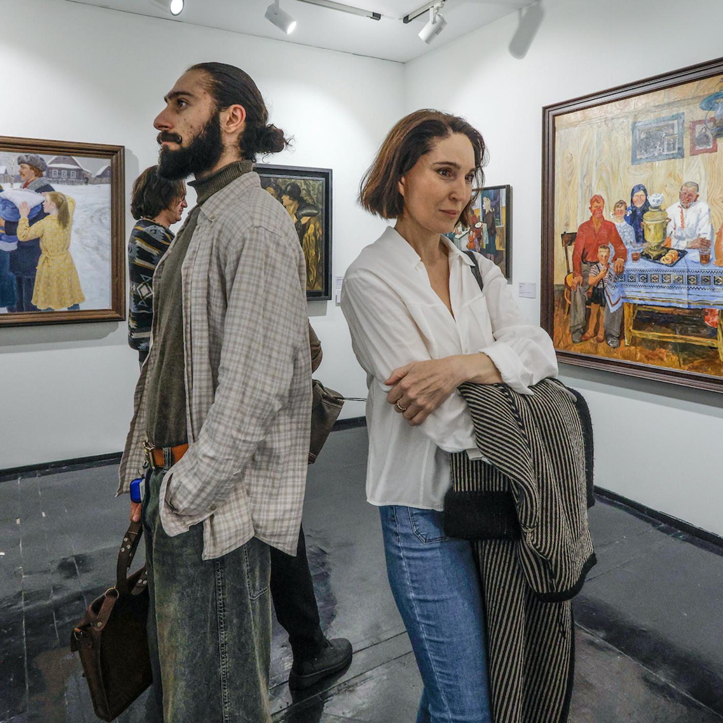 Экскурсия по выставке «Человек-Жизнь-Вселенная. Контраст сопоставлений»