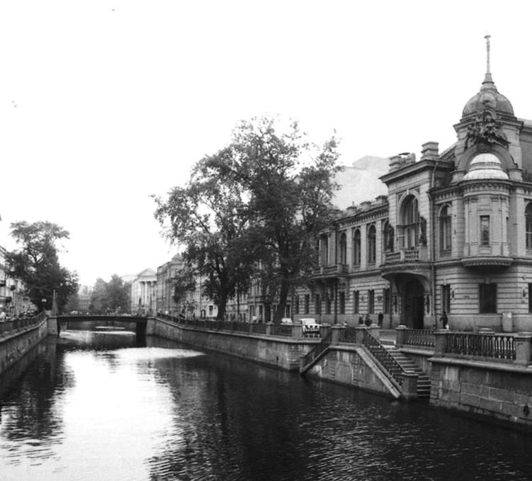 Прогулка «Театральные места вокруг Львиного моста»