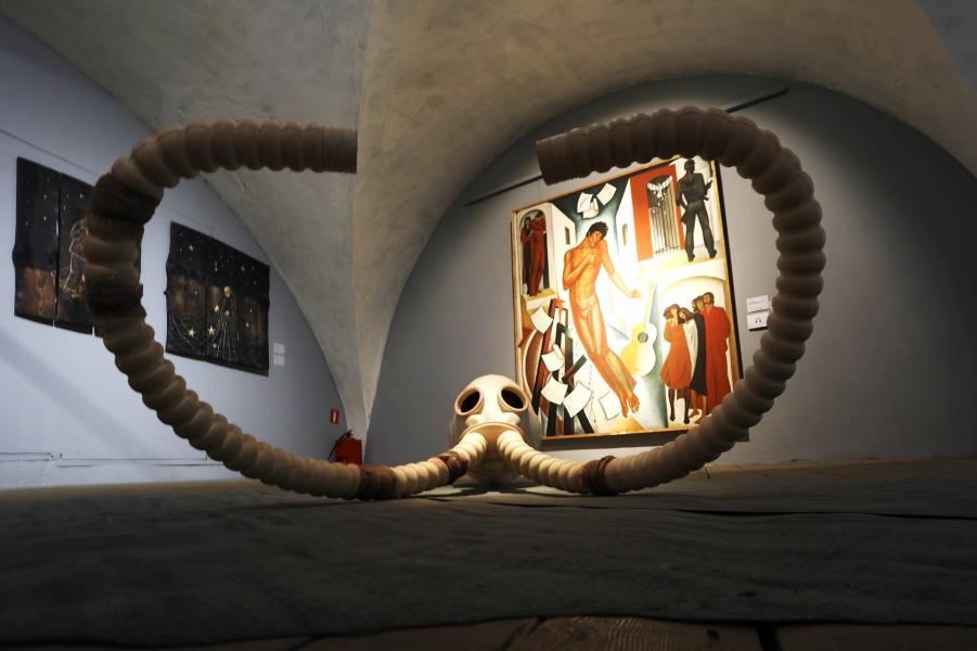 Кураторская экскурсия по выставке «Человек-жизнь-вселенная. Контраст сопоставлений»