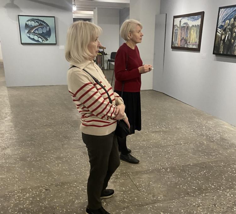Экскурсия по выставке «Николай Акимов и ученики» для посетителей серебряного возраста