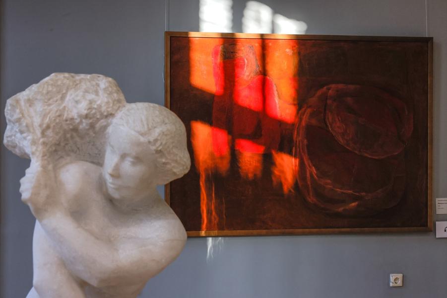 Экскурсия по выставке «Фрагменты эпох» из коллекции МИСП для посетителей серебряного возраста