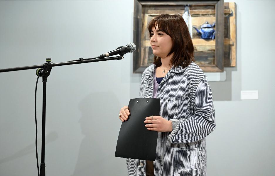 Кураторская экскурсия по выставке «Человек-жизнь-вселенная. Контраст сопоставлений»