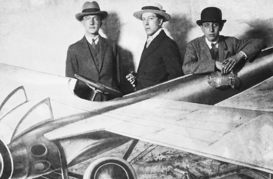 Специальная программа: «Сюрреалистические игры или неслучайные случайности» | 16+