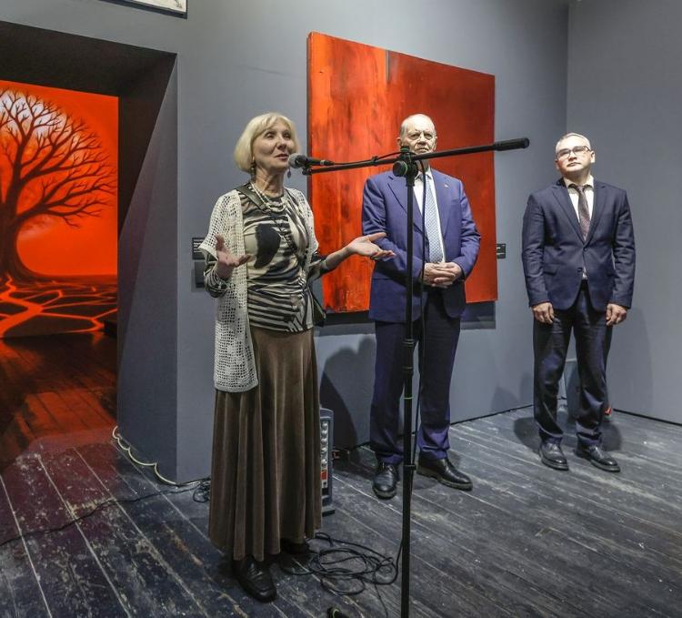 ВЕРНИСАЖ ВЫСТАВКИ «ЧЕЛОВЕК–ЗЕМЛЯ–ВСЕЛЕННАЯ. КОНТРАСТ СОПОСТАВЛЕНИЙ»