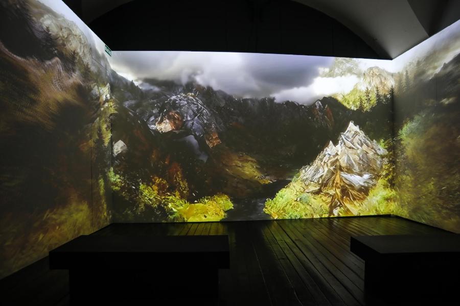 Экскурсия по выставке «Человек-жизнь-вселенная. Контраст сопоставлений»