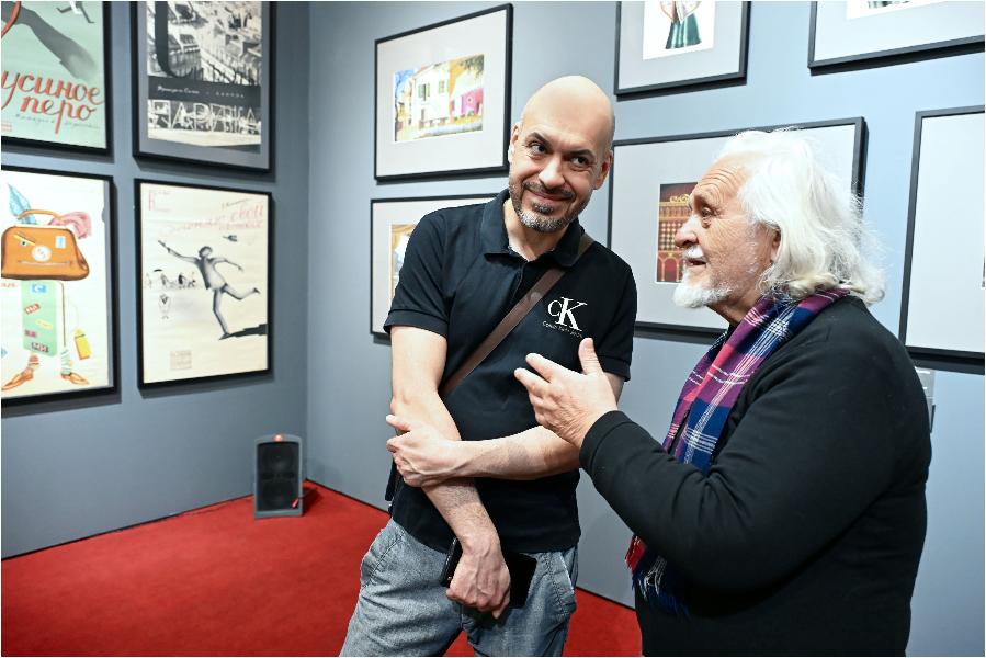 Экскурсия по выставке «Николай Акимов и ученики» для посетителей серебряного возраста