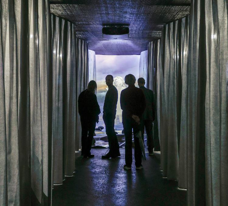 Кураторская экскурсия по выставке «Фрагменты эпох» из коллекции МИСП