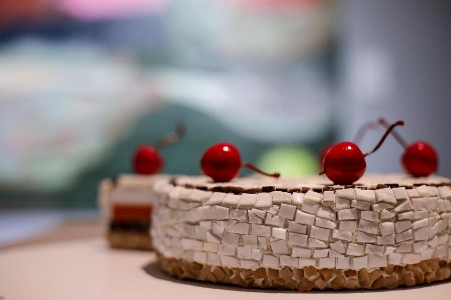 Экскурсия по выставке «Человек-жизнь-вселенная. Контраст сопоставлений»